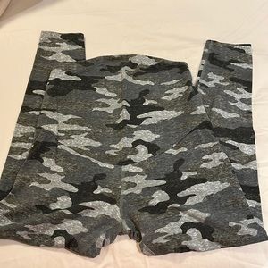 Camo maternity leggings